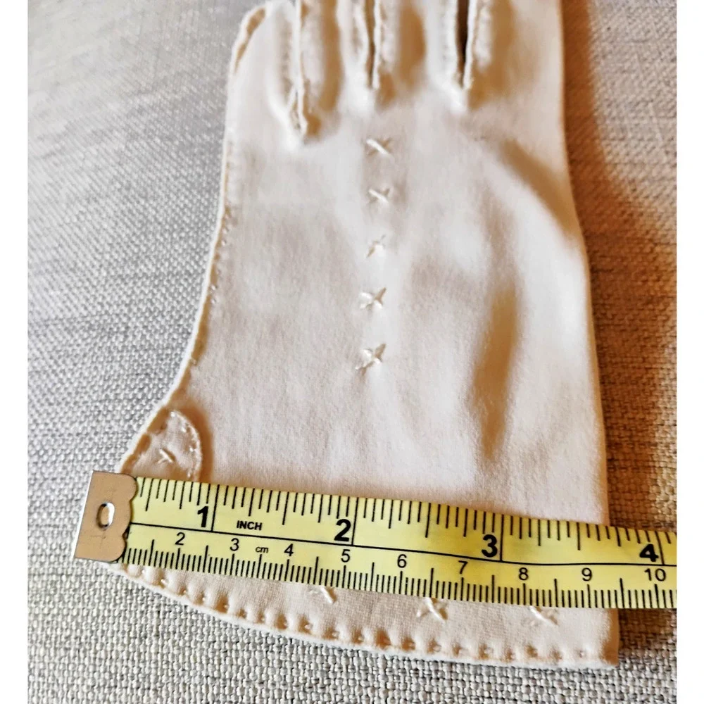 Vintage Handmade Classic Cotton Wrist Gloves Cream Small Pearlcore Rockabilly